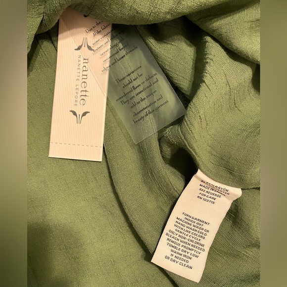 NWT Nanette Lepore Women’s Size S Army Green Lightweight Flutter Sleeve Shirt - Picture 4 of 4